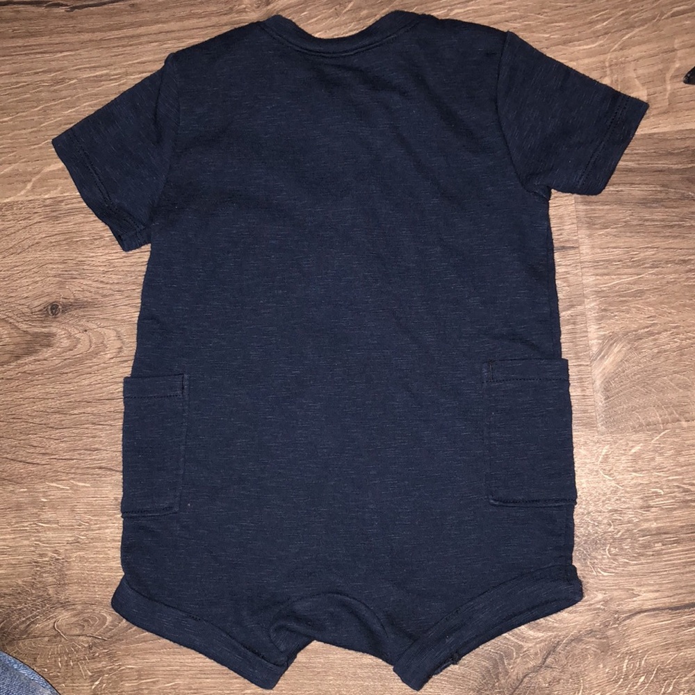 Old Navy Shorts Bodysuit 6-12months - Picture 5 of 5